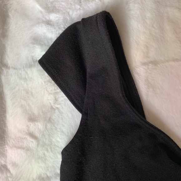 Soprano Black Bow Cropped Top - Picture 6 of 6